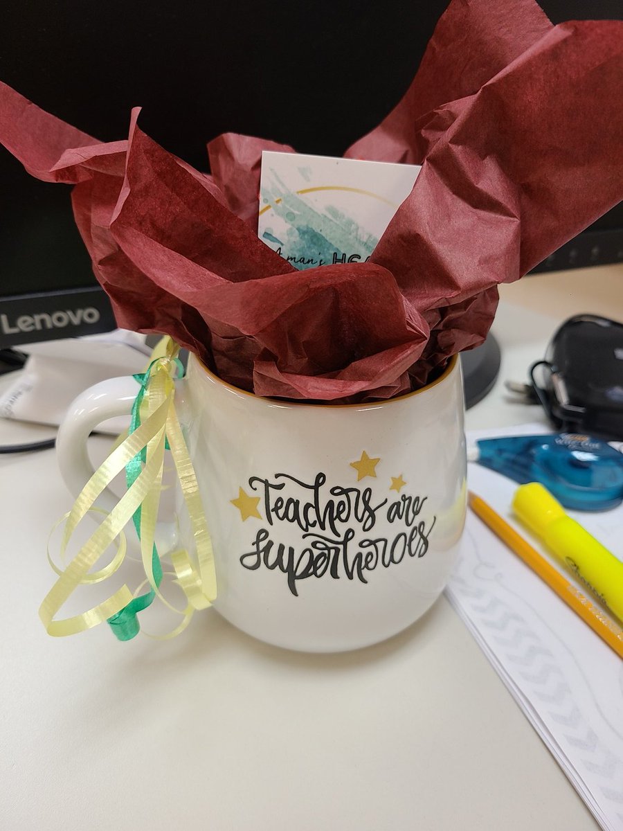 HectorLarraga1's tweet photo. Walked in this morning into my classroom and I found this on my desk. Thank you very much @rdz_noyola for your kindness and support! #GoodWayToStartTheDay 😀 https://t.co/mrLKgqhcUX