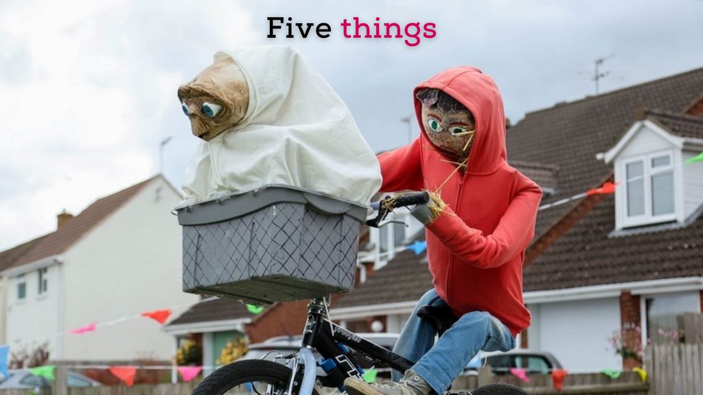 This week we are loving the Brinklow Scarecrow Festival in England. So many fun entries like this ET (pictured), The Minions, Mr. Bean and Edward Scissorhands. It's always fun to see people get in the fall spirit.

Check out this story and others here:
mailchi.mp/clevergirlmark…