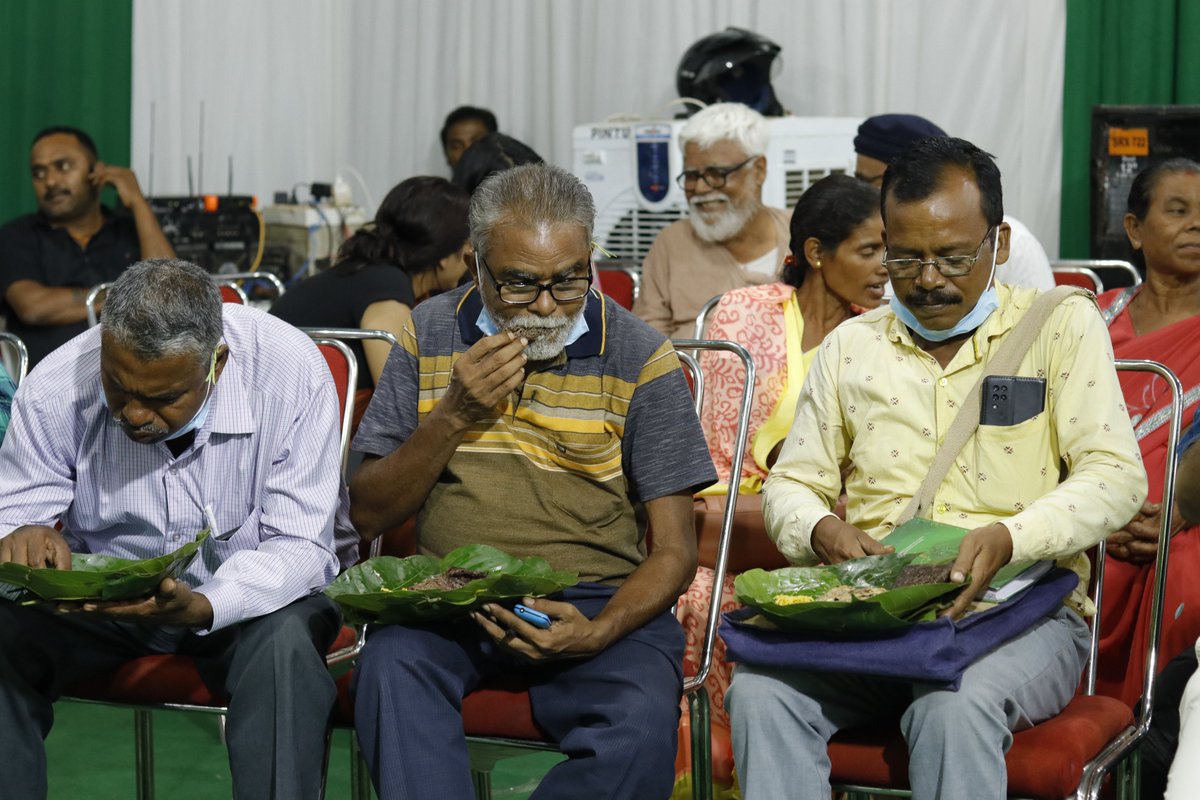 greenpeaceindia's tweet photo. On Sept 3rd, GP India hosted #Swadish at Ajam Emba a restaurant run by Aruna Tirkey, serving food traditional to #Adivasi tribes
Read about Riya's quest to find the kind of foods that suited her locality. Because our food CAN fight #climatechange!
https://t.co/dy23A3TLFH https://t.co/mCsxSMu22r
