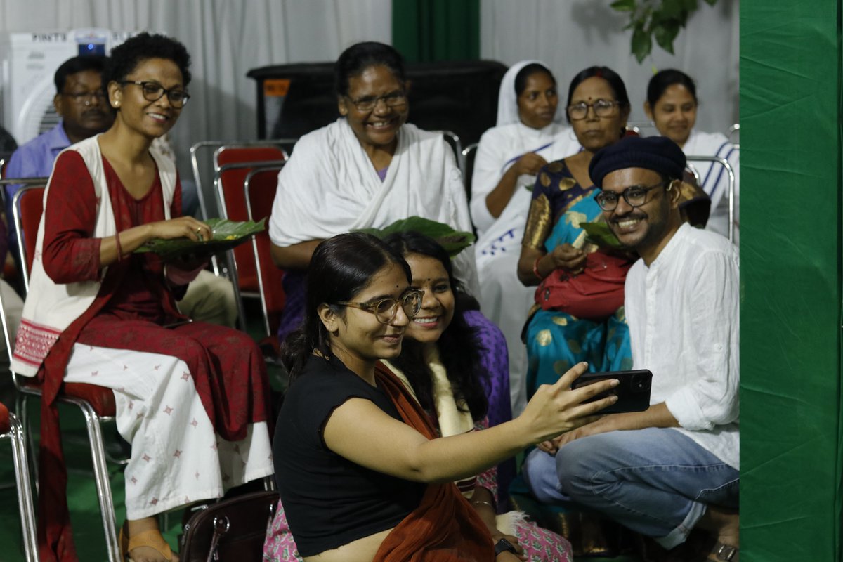 greenpeaceindia's tweet photo. On Sept 3rd, GP India hosted #Swadish at Ajam Emba a restaurant run by Aruna Tirkey, serving food traditional to #Adivasi tribes
Read about Riya's quest to find the kind of foods that suited her locality. Because our food CAN fight #climatechange!
https://t.co/dy23A3TLFH https://t.co/mCsxSMu22r