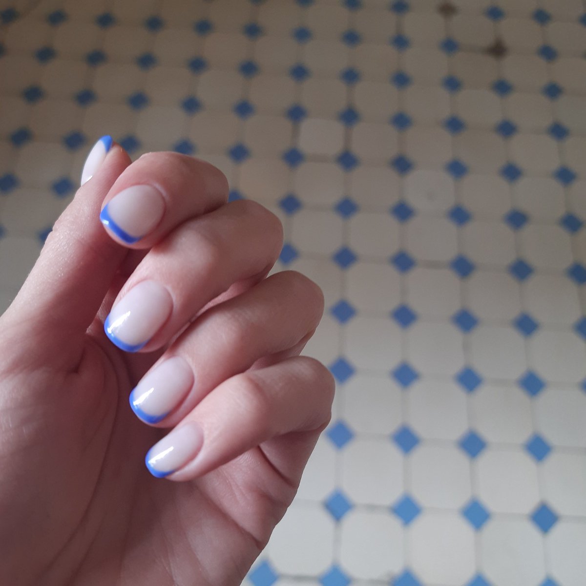 Маникюр под метлахскую плитку