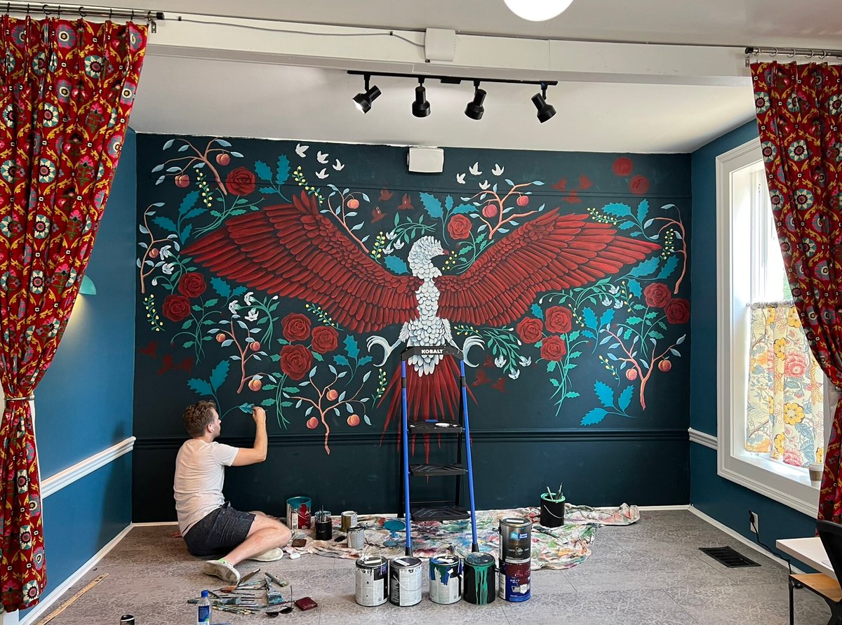 This mural by Wylie Caudill is AWESOME.

And it can be found inside Lexington Writer's Room's new location on E. High Street. Photo credit: Gwenda Bond

LEX 18's <a href="/EvelynSchultzTV/">Evelyn Schultz</a> has the details: bit.ly/3L18Uto