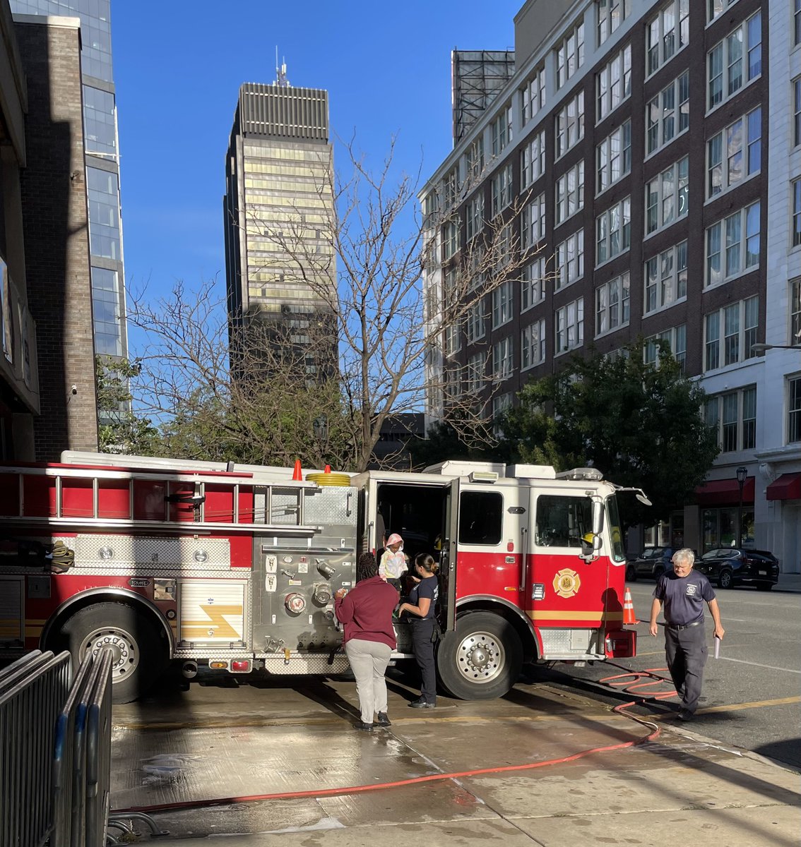 kayflex's tweet photo. So cool to see a female firefighter taking the time to show this little girl the truck - she was loving it! #mentorship #philly #ladder9 #engine43 @PhillyFireDept https://t.co/ccPb842bwJ