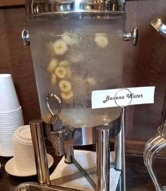 messedupfoods's tweet photo. banana water https://t.co/qzp8FX6OYs