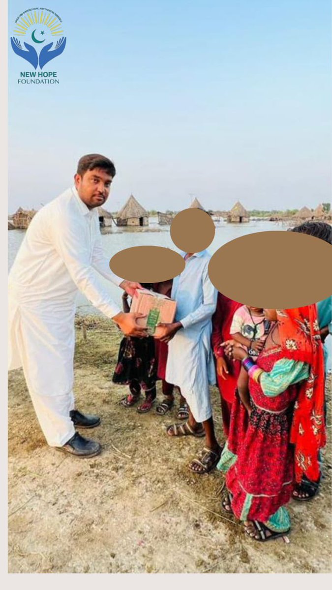 NewHopeFdnPK's tweet photo. #NHFEmergencyRelief with support of #SMSFoundation distributed ration boxes📦/bags among 200 floods affected families in 2 different villages of Hingorno Town Sindhri #Mirpurkhas #Sindh 
#Sindhfloods #PakistanFloods 
#OnceYouChoseHopeAnythingIsPossible https://t.co/xV2LYsPN5E