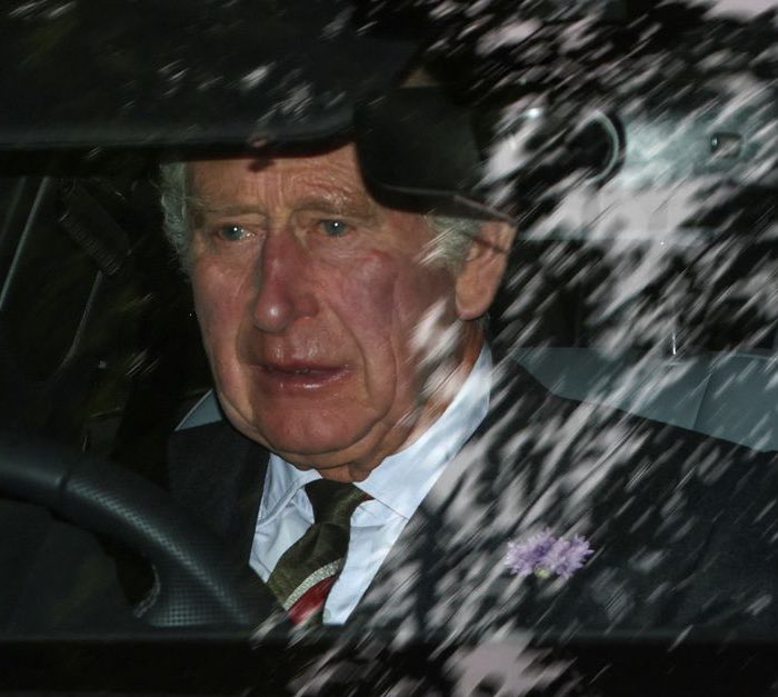 Isa💜 on X: "I just saw this photo and started crying. Literally crying.  Prince Charles looks devastated https://t.co/HAdlpJs7K5" / X