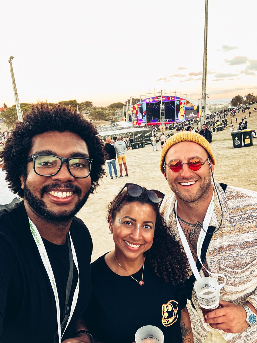 elaines_eth's tweet photo. About last week… 👽🛸🇵🇹 #Portugal #Lisboa #MEOKalorama #festival @BoredApeYC https://t.co/DmEjkJnbSc