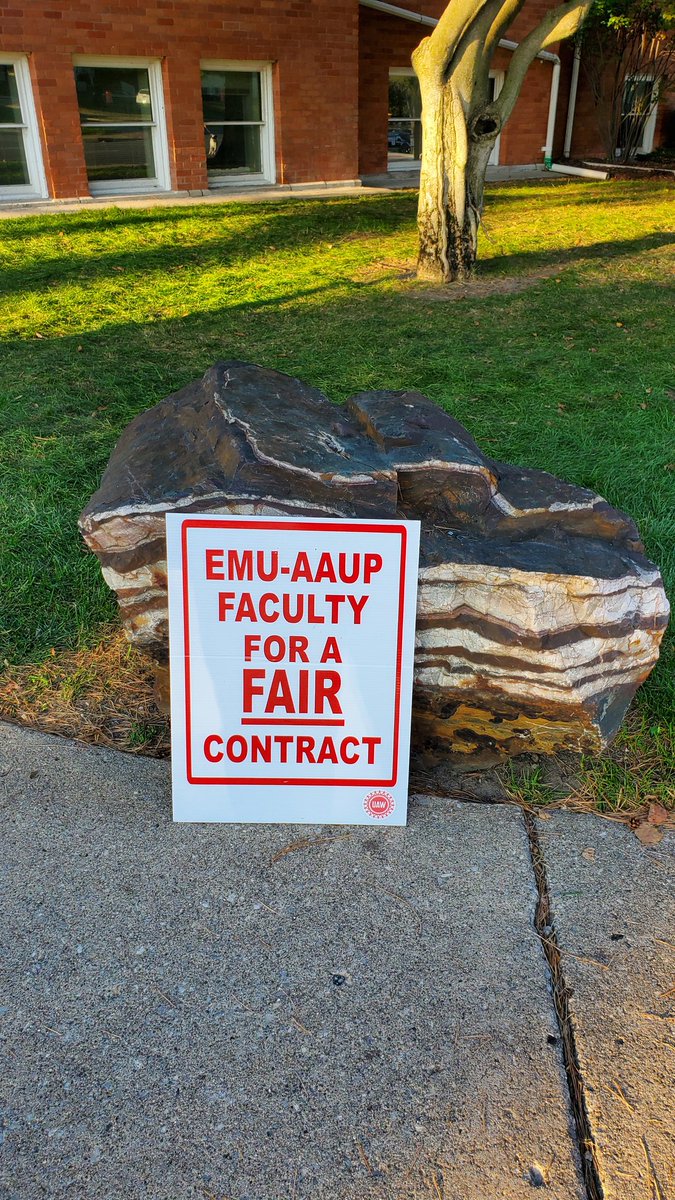 EMUAAUP's tweet image. Strike Day 2. We are fighting for ourselves and our Students.
Administration has been selling off our beautiful campus. NO MORE. 
Administration needs to do right by our Students, Faculty, Community. Period. 
#FairContractNow #TruEMU #EducationFirst #UnionStrong