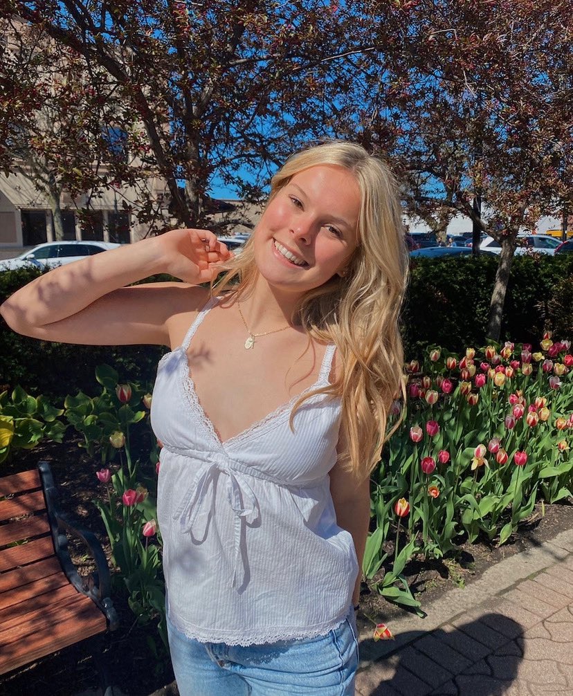 psd202DSA's tweet photo. PCHS Student Ambassador 2022-23
My name is Ella Lavoie and currently I am an officer for @PHSCC_NHS, I am a part of the leadership team for @councilpchs, and am a part various other clubs. I am looking forward to helping bring the change that us students want! GO WILDCATS !! https://t.co/VQTmSFXUus