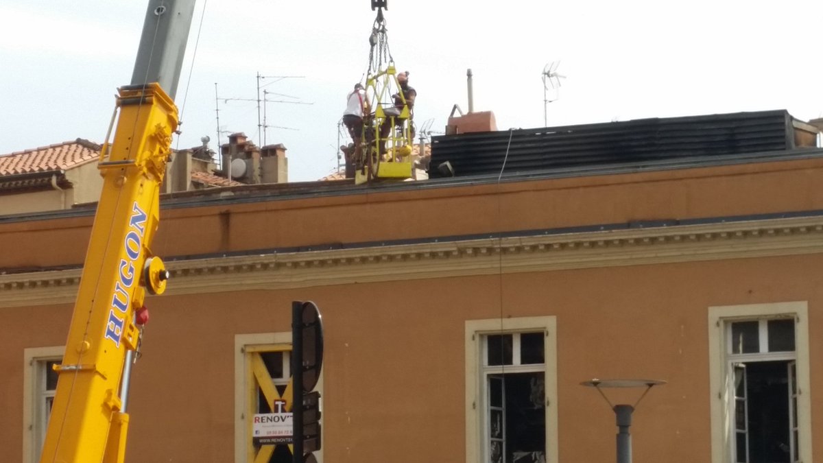 hydra_66's tweet photo. #LeMess à #Perpignan 😯 https://t.co/OUWvFHEj0v