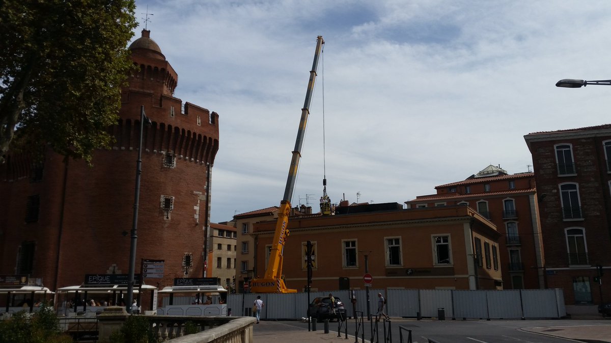 hydra_66's tweet photo. #LeMess à #Perpignan 😯 https://t.co/OUWvFHEj0v