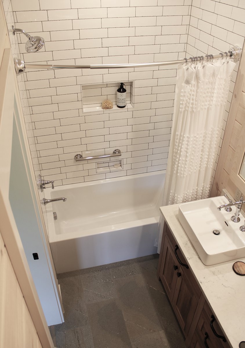 exacttile's tweet photo. Warm toned bathroom tile featuring Granite Stone porcelain and Dakota chiseled subway tile. Designed by Paul Law with Laws Interiors and Design. Tile and Installation by @exacttile https://t.co/s2egTRlmhH