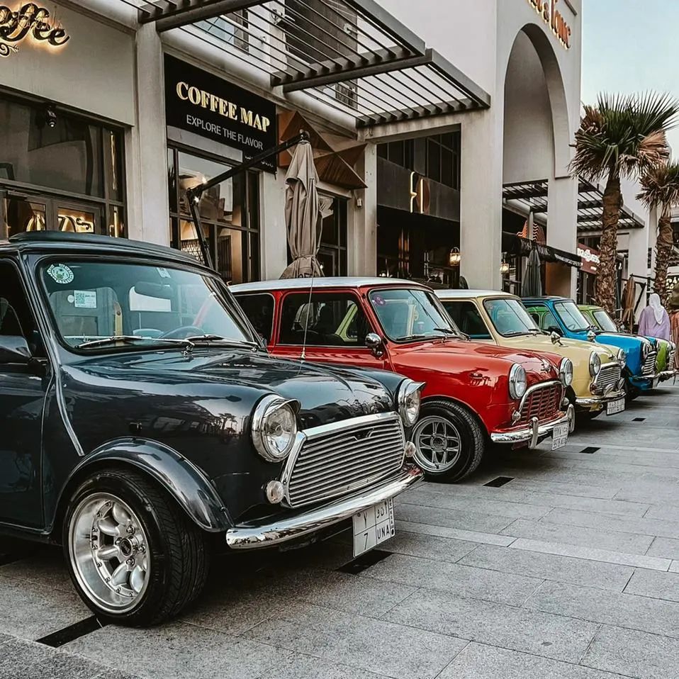 SaudiArabiaMINI's tweet photo. Classic silhouettes in every colour. What could be better? 😍
📸: @saudi_mini_stars
مجموعة من سيارات MINI الكلاسيكية في صورة واحدة. هل رأيتم يومًا صورة أجمل؟ 😍
تصوير: @saudi_mini_stars
#MINIRepost #MINIKSA #MyNaghi https://t.co/3vyq3y2vTE