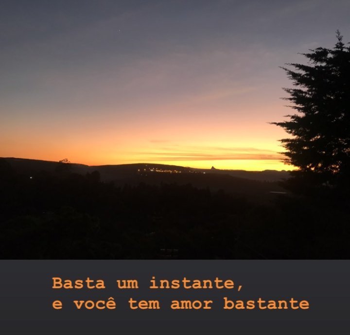 RominaFarc's tweet photo. Basta um instante,
e você tem amor bastante
#drmatinal https://t.co/QnYfQTRdS9