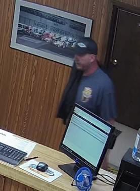 KendraJJacobs's tweet photo. Reposting: If you know this person, please call 641-828-0554 and ask to speak with a Knoxville Police Officer. 

On Sunday, August 14, a t-shirt trailer was burglarized on the Marion County Fairgrounds in Knoxville. We’d like to speak with this person in regards to that burglary. https://t.co/lOBo7d4zqc