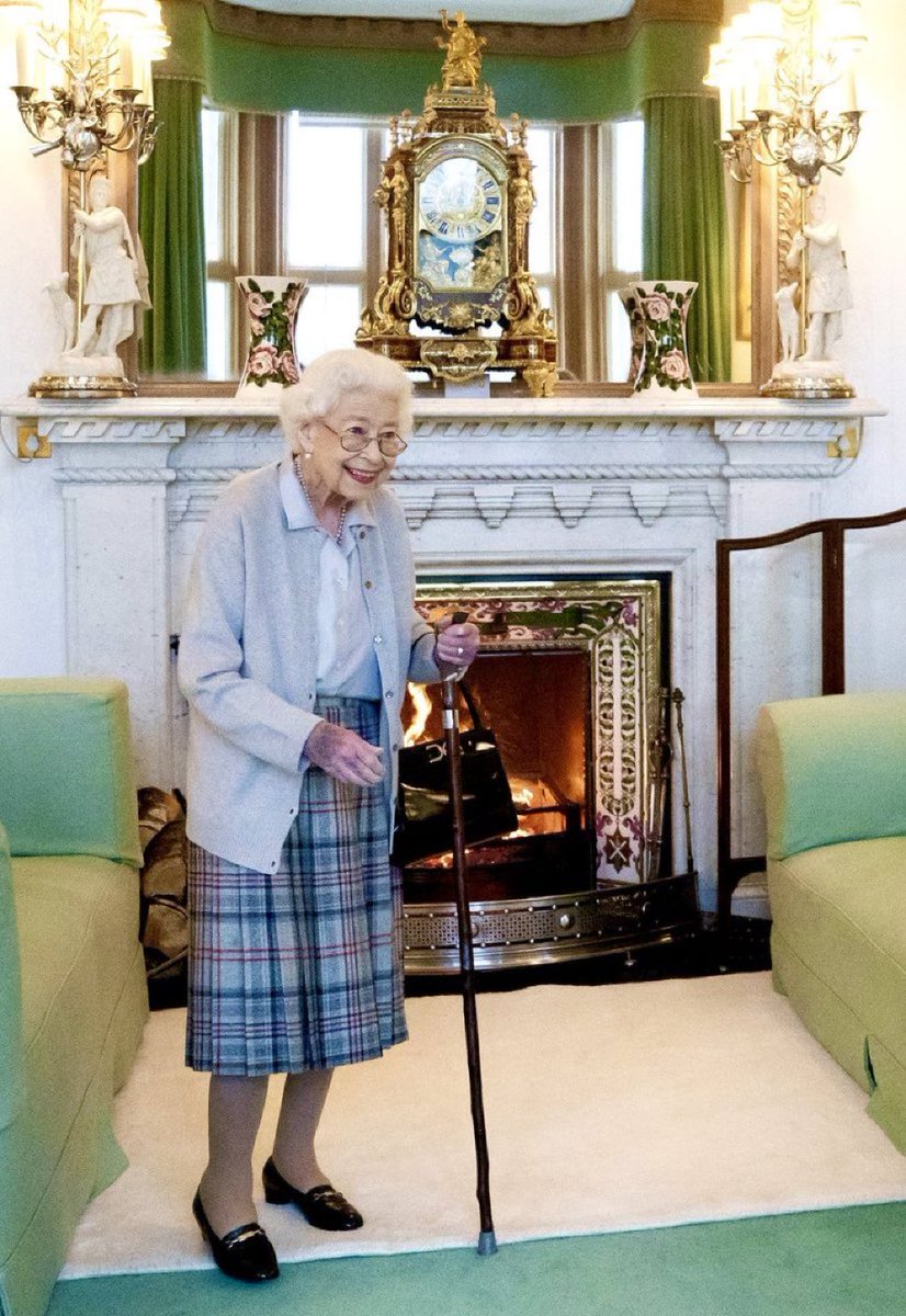 ItsAmyTx's tweet photo. Thoughts & Prayers to our Queen Elizebeth 👸🏼👑 Would be strange thinking of this country without its Queen 🙏🏾
#QueenElizebeth #TheRoyalFamily #RoyalFamily https://t.co/fEdCZnKRVA