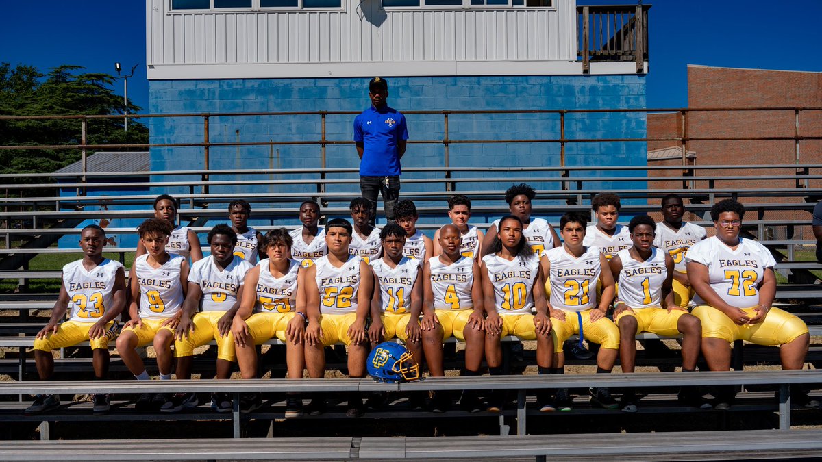 HPFootballPTN's tweet photo. The 2022/23 High Point High School Football Team! https://t.co/CHHL3ViScr