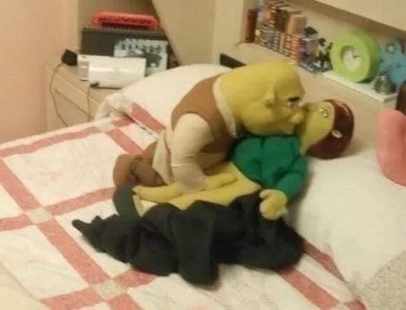 - fiona, vc trabalha no pântano?
- não jureg pq
- e esse cururu aqui