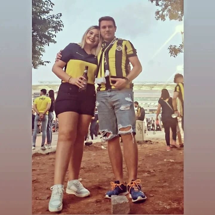 EmirYildizCDRC's tweet photo. EsimleKieviYenmece#FenerbahceDinamokiev💛💙 https://t.co/jqWnAGoyYU