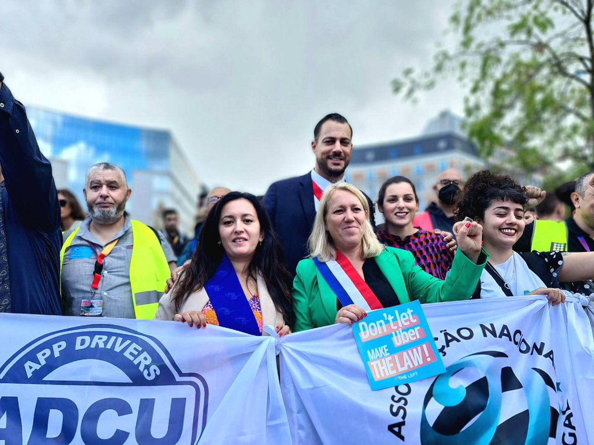 maiwega's tweet photo. 🔴 International demonstration of taxis and platform workers in front of the European Commission to denounce the #UberFiles and the #Uber #Deliveroo platforms and company that trample on social rights.
#StopUberization 
@nupabw https://t.co/UVfXlFLnKz