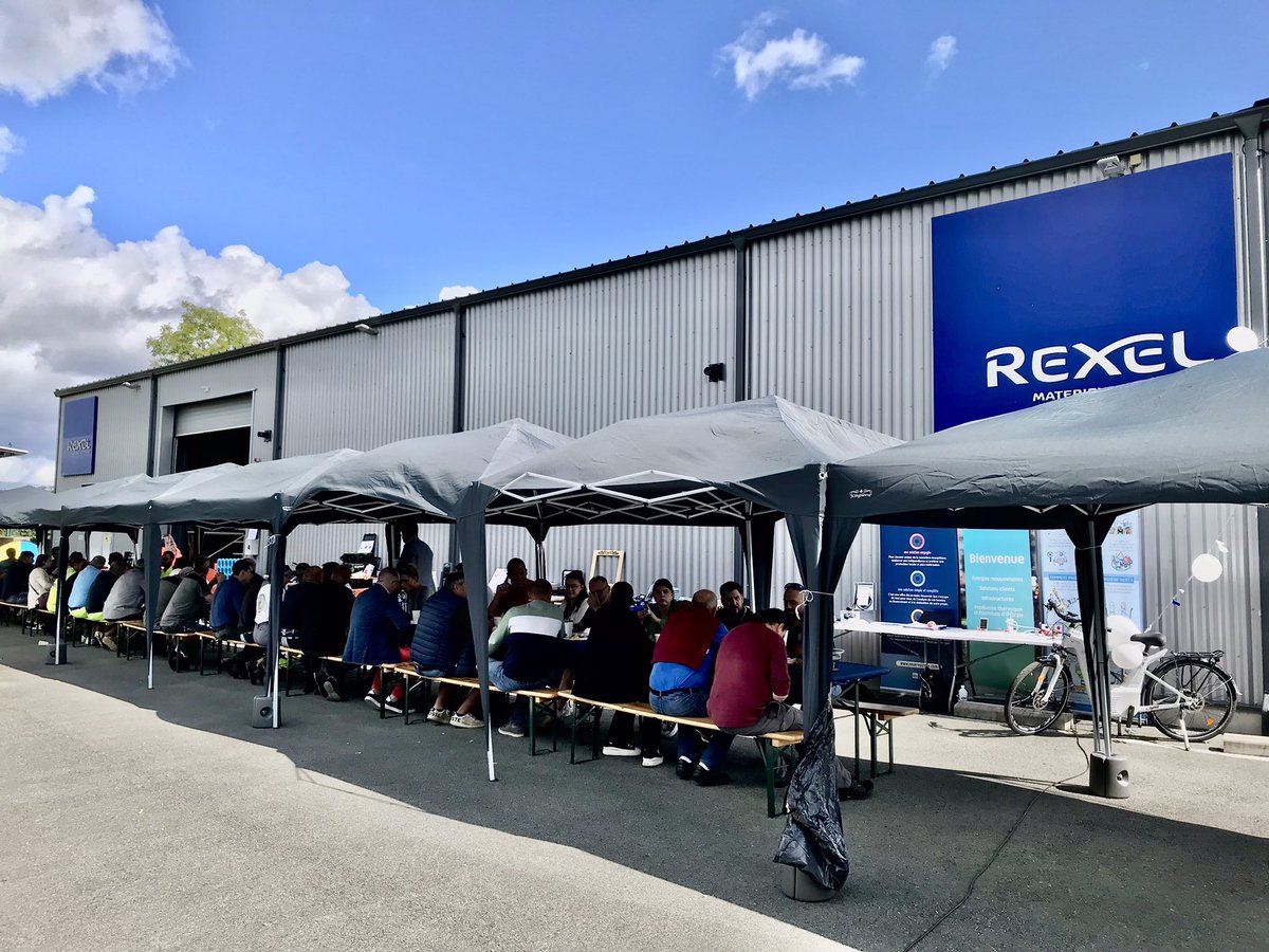 Quand un spécialiste du matériel électrique invite un des leaders des énergies renouvelables à ses portes ouvertes : <a href="/ENGIEGreen/">ENGIE Green</a> et <a href="/ReservoirSun/">Reservoir Sun</a> présentent ce jour leurs savoir-faire H2 et photovoltaïque chez <a href="/Rexel_Group/">Rexel</a> à Trevenans. Avec <a href="/ApprendsEnergie/">J'apprends l'Energie</a> <a href="/CatherineMinaux/">Catherine Minaux</a>