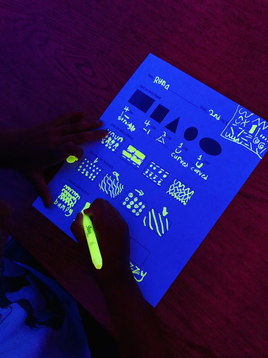 missh_ART_mann's tweet photo. ๐๐ค Glow, glow baby! How do you make learning about all the other elements and principles that lines can help us make fun?! Make it GLOW! ๐ค๐ #mcspedden #inspireoneinspiremany #elementaryart @McSpeddenES #fisdfineartsleads #glowstudio https://t.co/0WUCsQdpyb