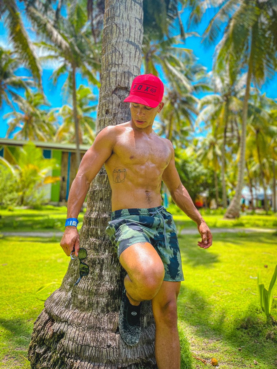 capnico3's tweet photo. I needed some sun, so I got to the beach and now I have a beautiful tan, wanna see it ? 
#tan #bronceado #HombresEnBoxer #beachbody #beachlife https://t.co/OQf2TvYe3s