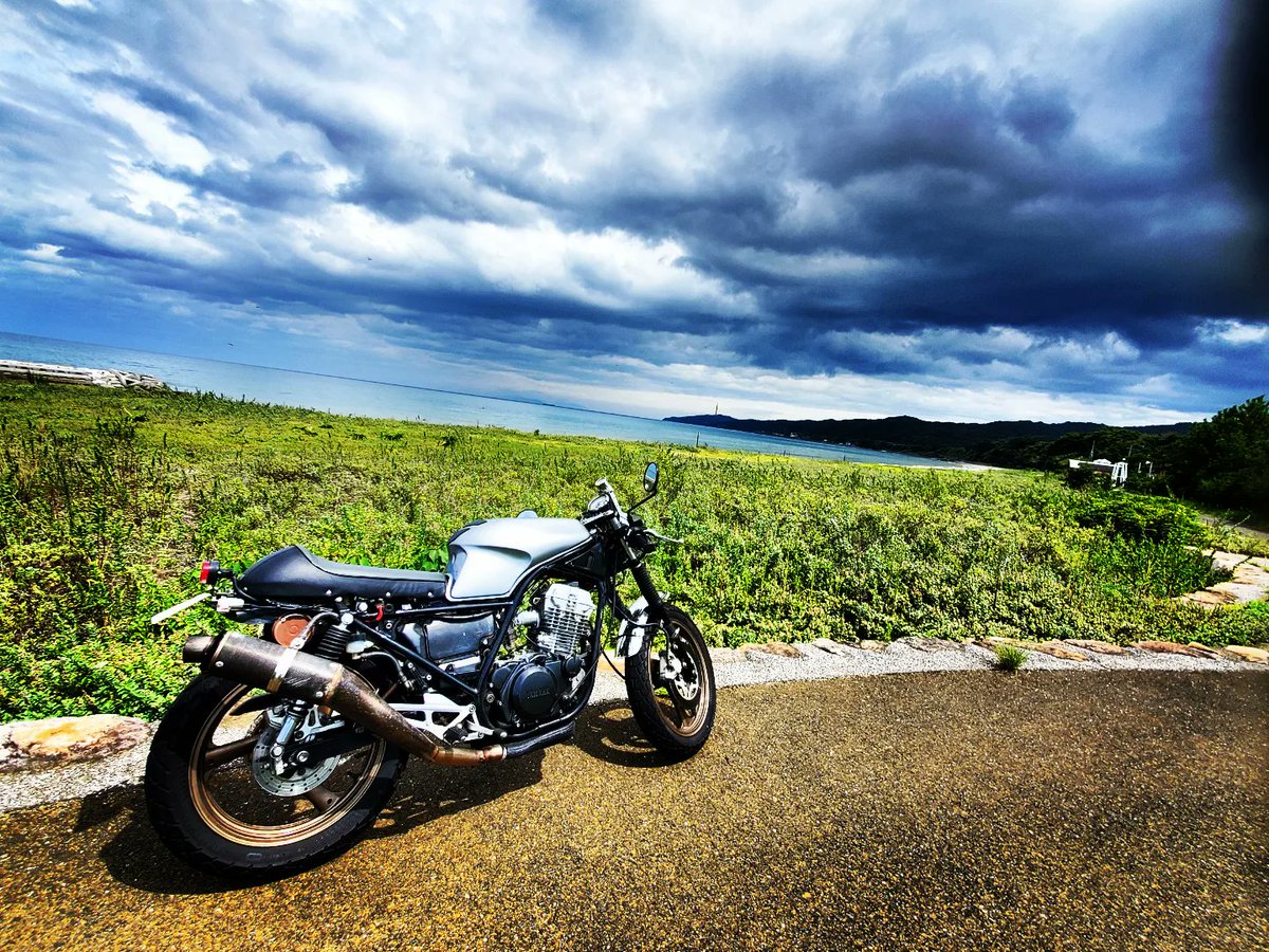 MBK3232's tweet photo. SRX250‼️ついにSR400のマフラーとキャブ移植に成功‼️
インマニを2in1化してシングルFCRキャブを装着‼️サイコー💨
#caferacer #sr400 #sr500 
#SRX #srx九州man3 #srx250 #srx400 #srx600 #バイクのある景色 #バイク乗りと繋がりたい #バイクは楽しい #バイク写真部 #バイクが好きだ #バイクのある生活 https://t.co/PJlEsW8hdp