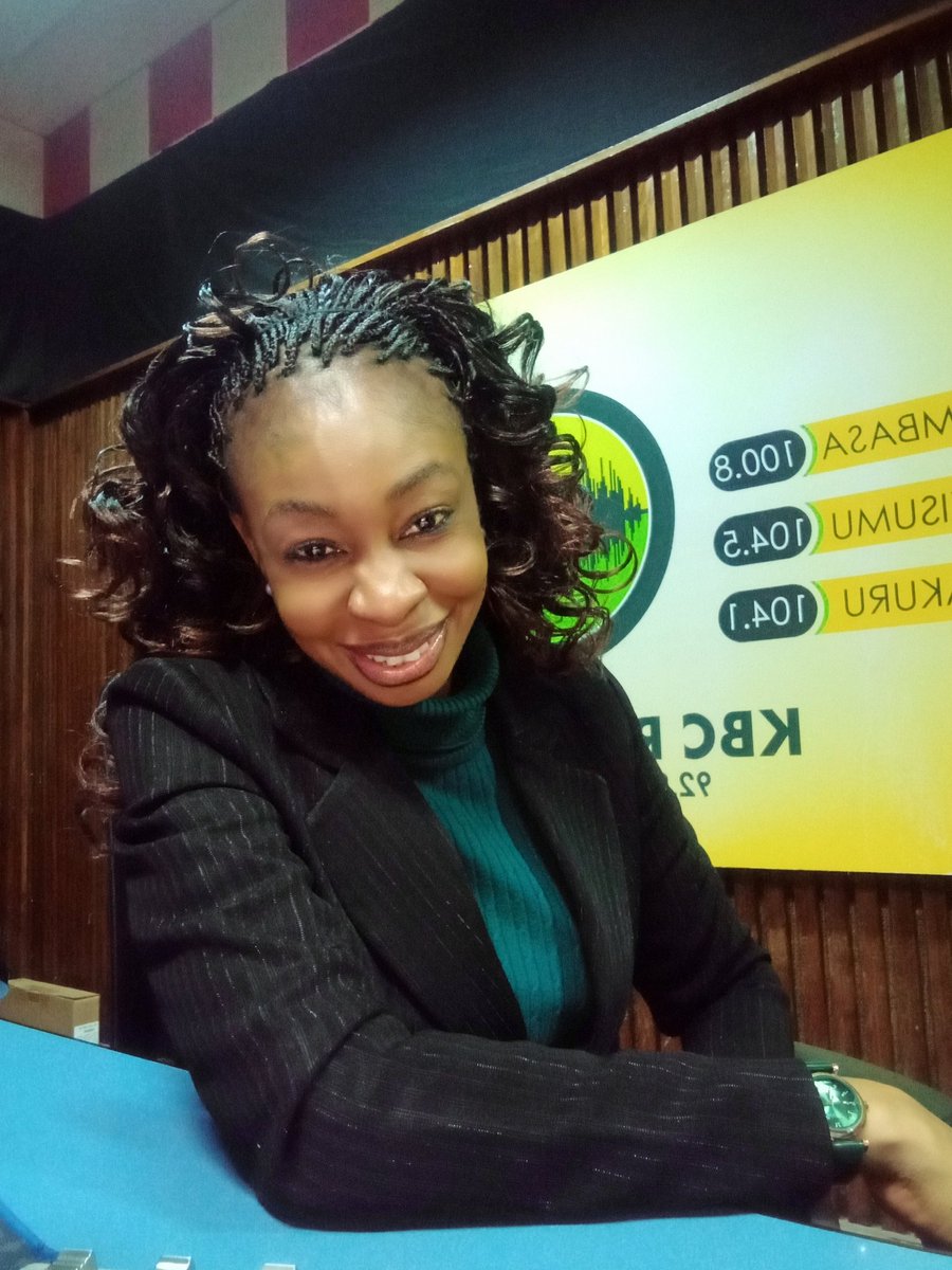 Mtotomzuri001's tweet photo. Sasa .....
Leo @RadioTaifaFM tuko Bungeni Live...but,@Mtotomzuri001
na @mwamkondo tupo..
Tupeeko salamu tu...

#Tafrija https://t.co/z3iNuswvve