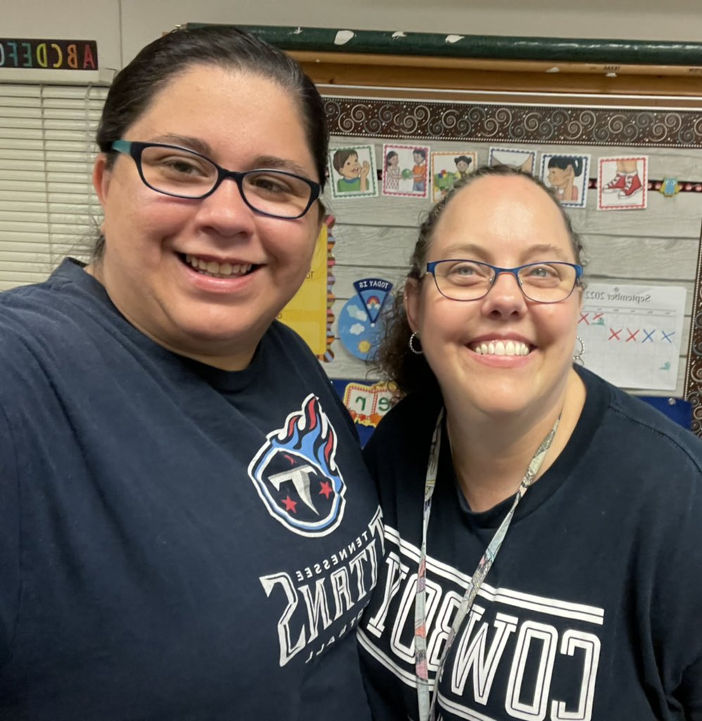 Mrs_Monica_KECS's tweet photo. Cowboys vs Titans!! But we’re  still a TEAM!! #Footballfunday @KinkeadeECS @MrsFloyd0419 @dunbar106 @Titans @dallascowboys #prek3rocks https://t.co/YWNkjooY7q