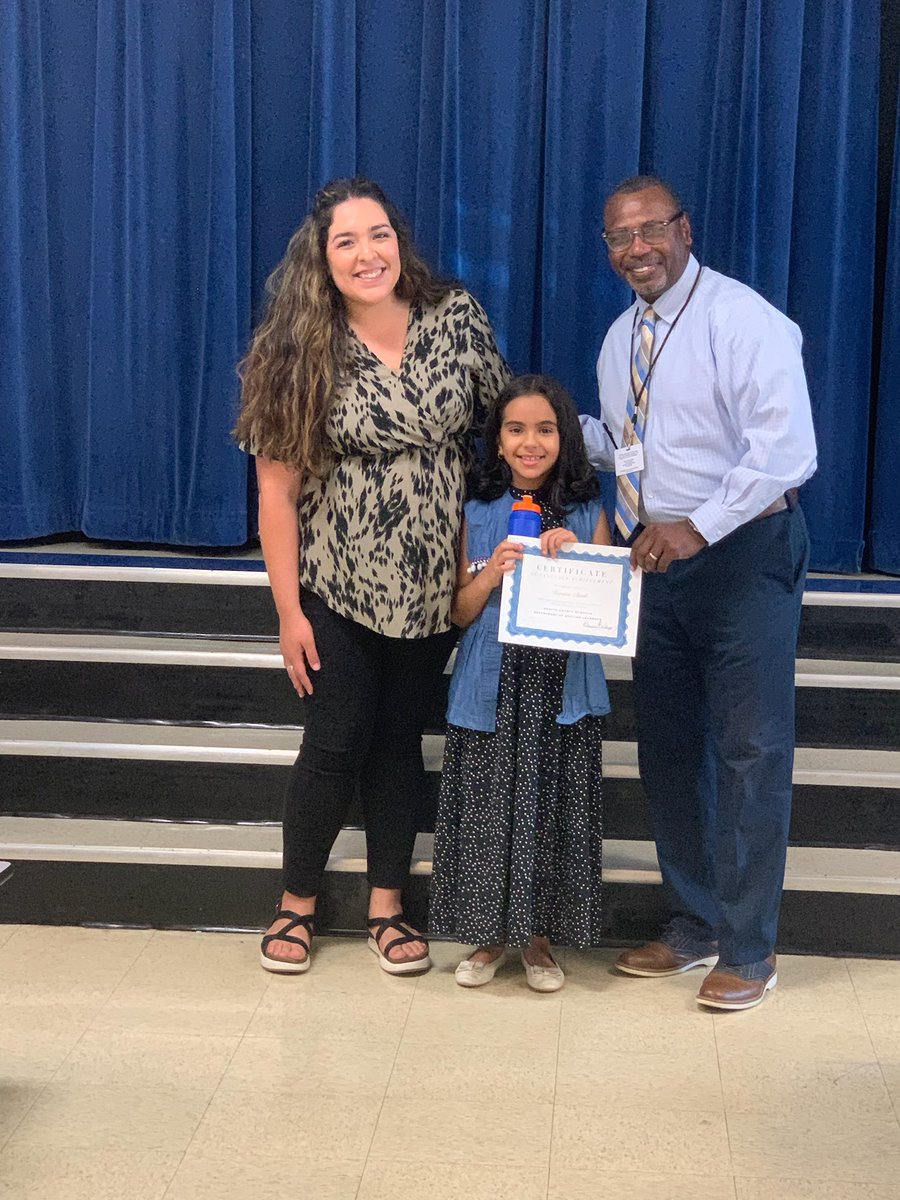 HSChargers's tweet photo. Congratulations to 2 of our students for #graduating from the #ELprogram. They have worked so hard!
A big shout out to Mrs. Rodriguez and Mrs. Waddell for helping these students grow and succeed!
😍
@DCSeNews @dcs_hr
#lilChargers #ChargerNation #theHope #TeamDCS https://t.co/2OmPeIexnQ