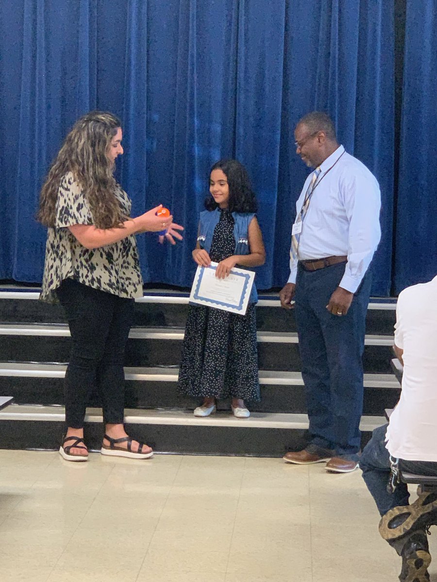 HSChargers's tweet photo. Congratulations to 2 of our students for #graduating from the #ELprogram. They have worked so hard!
A big shout out to Mrs. Rodriguez and Mrs. Waddell for helping these students grow and succeed!
😍
@DCSeNews @dcs_hr
#lilChargers #ChargerNation #theHope #TeamDCS https://t.co/2OmPeIexnQ