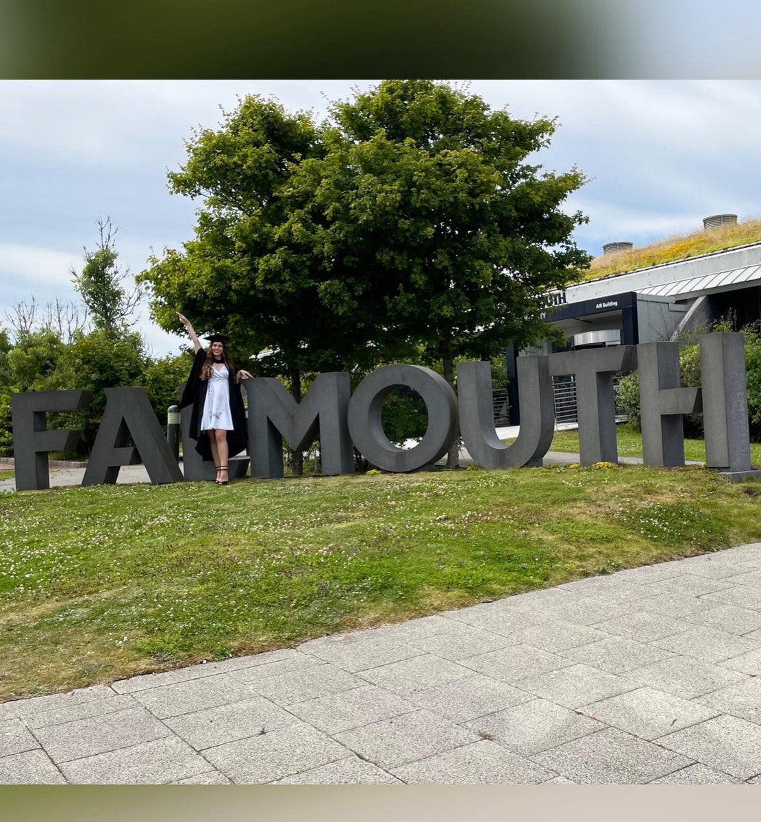 karolinaboka's tweet photo. #Graduation BA (Hons) Acting - 11th July 2022 π©π»βππβ¨ππ @fal_amata @falmouthuni #acting #FalGrad #2022 #graduated #graduate #proud #actor #model #dream #love #cornwall #bachelor #uk #besttimes #family #grateful #memories #throwback #amata https://t.co/aMIznW9Wue