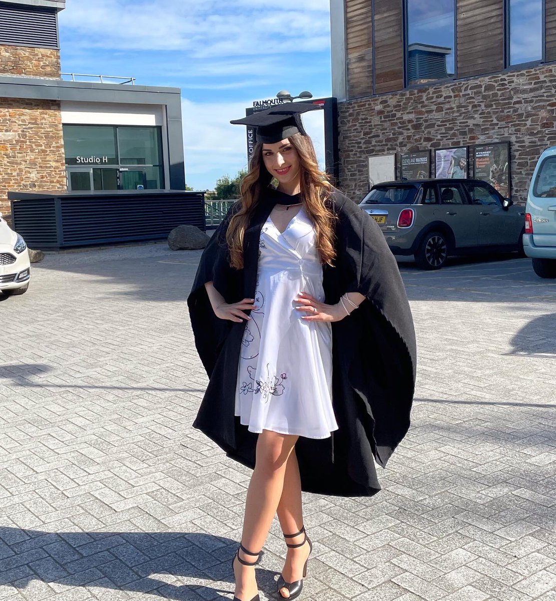 karolinaboka's tweet photo. #Graduation BA (Hons) Acting - 11th July 2022 π©π»βππβ¨ππ @fal_amata @falmouthuni #acting #FalGrad #2022 #graduated #graduate #proud #actor #model #dream #love #cornwall #bachelor #uk #besttimes #family #grateful #memories #throwback #amata https://t.co/aMIznW9Wue