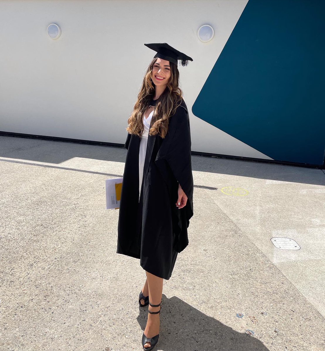 karolinaboka's tweet photo. #Graduation BA (Hons) Acting - 11th July 2022 π©π»βππβ¨ππ @fal_amata @falmouthuni #acting #FalGrad #2022 #graduated #graduate #proud #actor #model #dream #love #cornwall #bachelor #uk #besttimes #family #grateful #memories #throwback #amata https://t.co/aMIznW9Wue