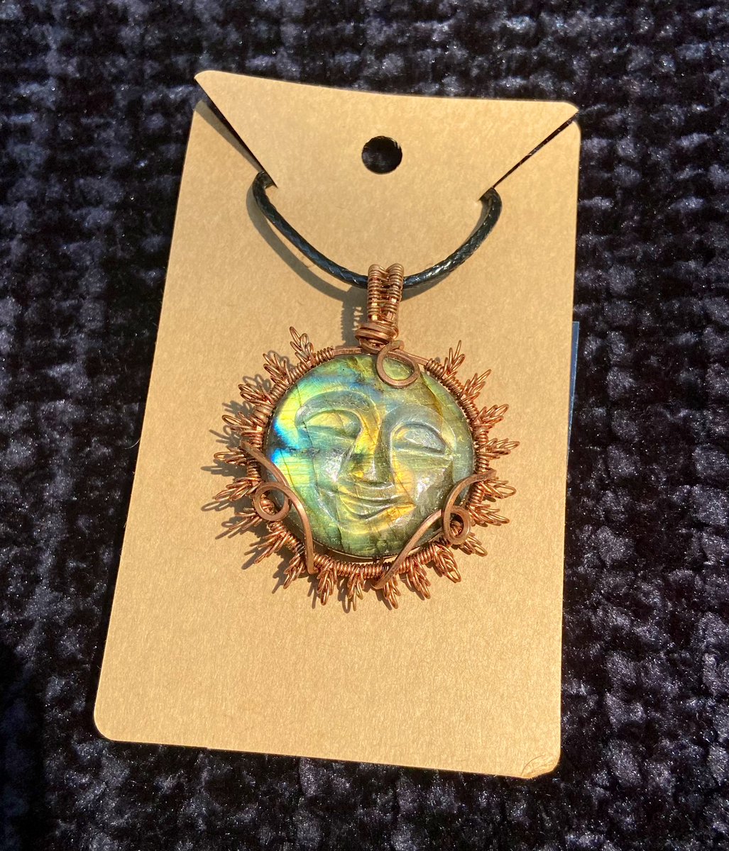 lunarfairywraps's tweet photo. labradorite sun🌞 definitely my favorite wrap i’ve done in the past two months. i really want to keep it but i know it will be loved, $55 with shipping!🤎 https://t.co/TEuPKWkodb