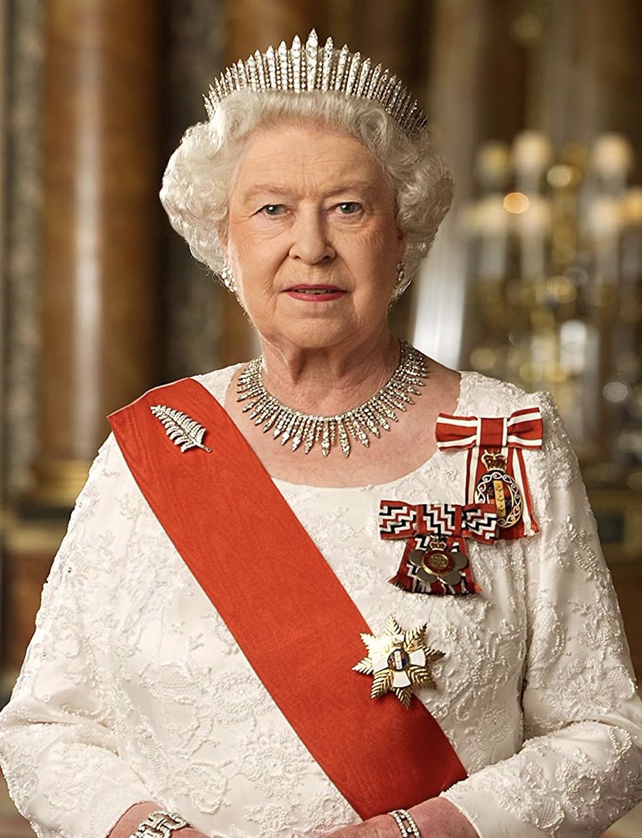 Cary_Elwes's tweet photo. God Save The Queen. 🙏 https://t.co/DjxzyAxymP