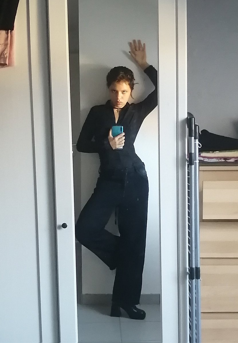 spitonmevic's tweet photo. #weeklymåneskinlove just made my fall dark-academia-but-still-rockstar clothes revision https://t.co/nz7LZU6J8G