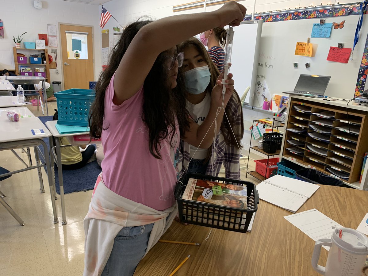 WestlawnES's tweet image. Remember Mrs. Riffe’s class getting ready for science? Their experiment continues! Students practiced being creative and critical thinkers by designing a test to determine the relationship between mass and force. @FCPSR2 @JeffLonnett #pogpol @FcpsPOGPOL
