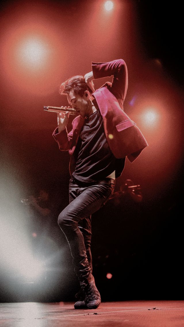 DonLeify's tweet image. Brendon around the time when the news that the queen's died reaches texas. What a day