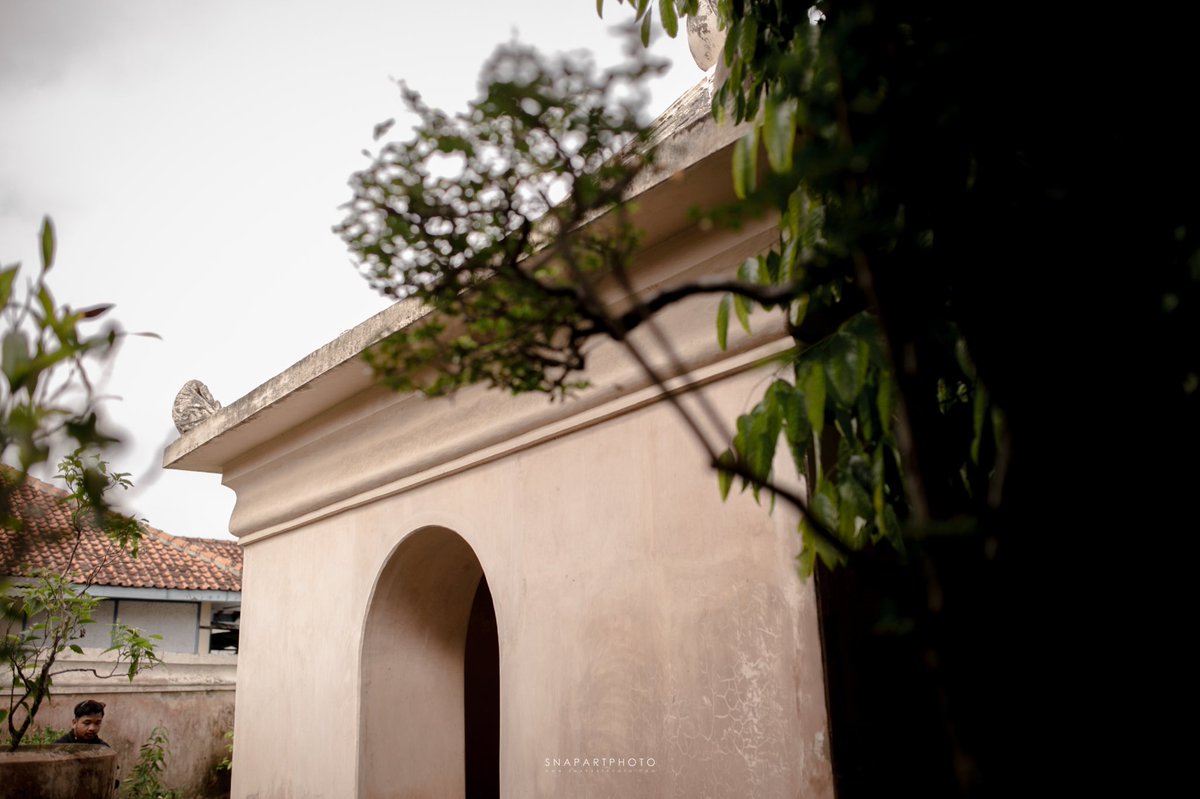 SnapArtPhoto's tweet photo. (…) kalau perumpaan jaman sekarang ya bisa di bilang sejenis kebun raya bogor di istana bogor sana, taman sari adalah kebun istana milik keraton ngayogyakarta. Menarik sekali sesi prewedding disini #tamansari #jogja #kratonjogja https://t.co/NKoSndg2qW