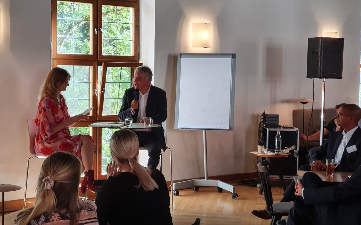 #IMK2022 Die KATAG AG ist Europas führender Fashion-Dienstleister für Einkauf, Marketing, Logistik, EDV und Versicherungen: Dr. Daniel Terberger, Vorsitzender des Vorstandes der KATAG AG steht in einem Speed-Date nun Rede und Antwort zum Thema „Haltung in der Krise“.