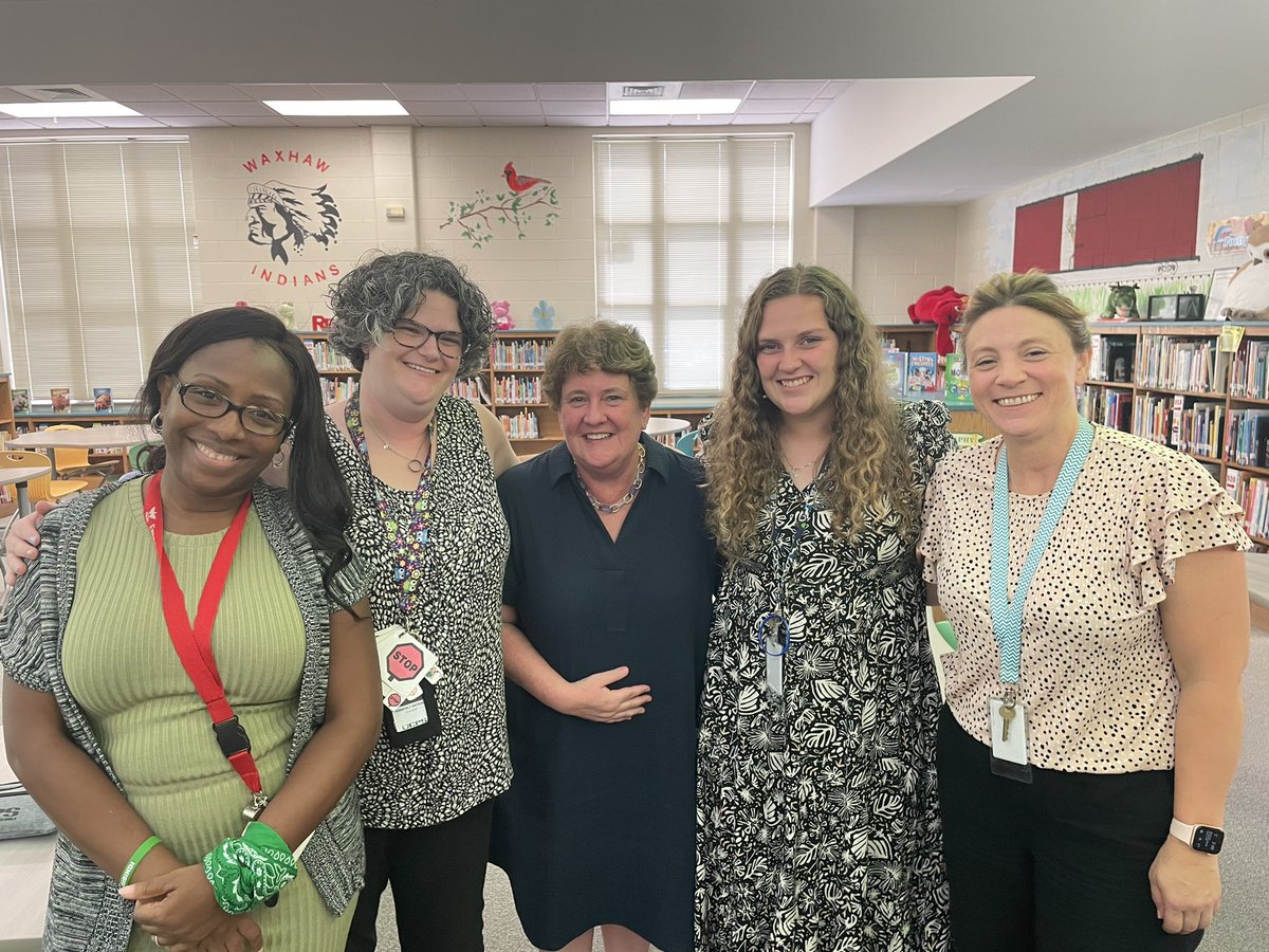 ic_riley's tweet photo. Welcome to the Pack! 🐺 I had the opportunity to meet with some of our new Waxhaw staff today. Support is important and they are amazing! @UCPSNC @WaxhawESNC @AGHoulihan @EMarcello20 https://t.co/B3m0EIgSeu