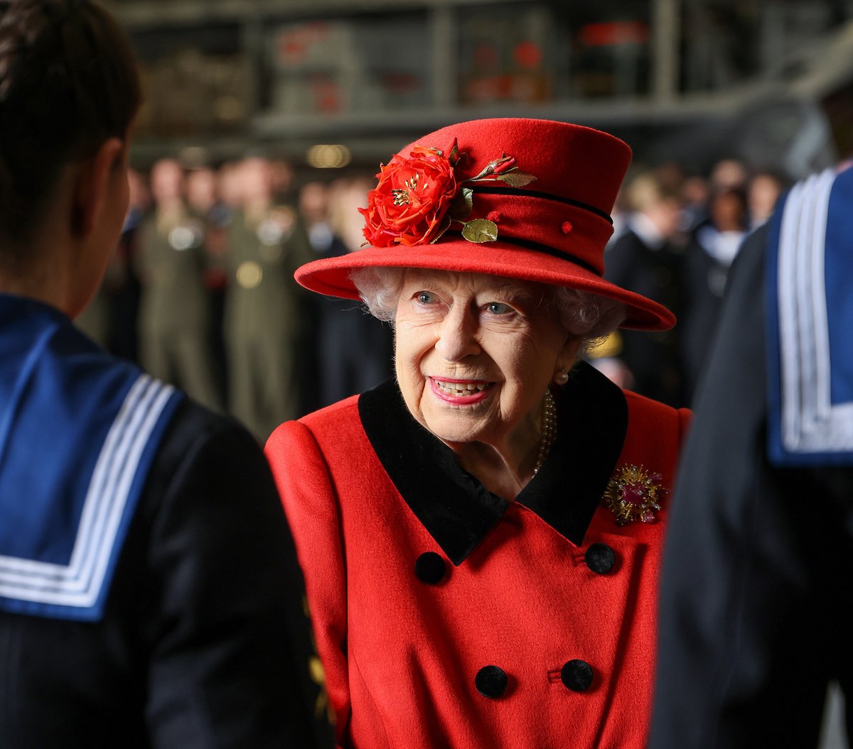 NavyLookout's tweet photo. We mourn the passing of “the boss”, commander-in-chief of the British armed forces.

Her Majesty Queen Elizabeth II.

A much-loved monarch who reigned over us with grace, dignity and wisdom for 70 years. 

Pictured here during a visit to @HMSQNLZ in May 2021

God Save The King https://t.co/wa86goAKDf