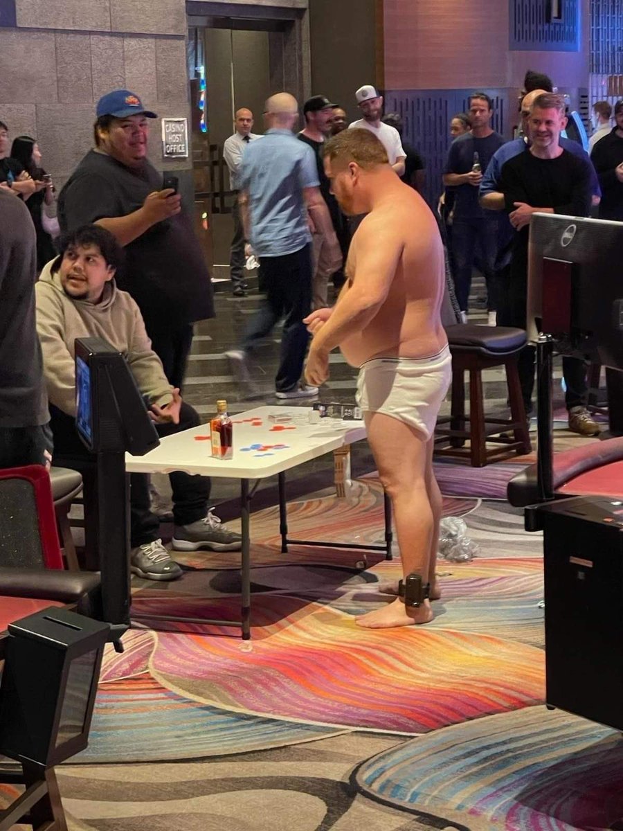 VitalVegas's tweet photo. This photo, taken at Aria, has so much to unpack, there goes your afternoon. https://t.co/8hkVcCFIh1
