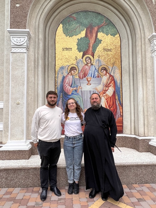 Meet Father George and Father Vasily.  They shelter internally displaced #Ukrainians at their church in Storozhynets AND get aid to the cities in Eastern #Ukraine most impacted by war.  LHI is proud to partner with Father George! ow.ly/uyec50KEOjP