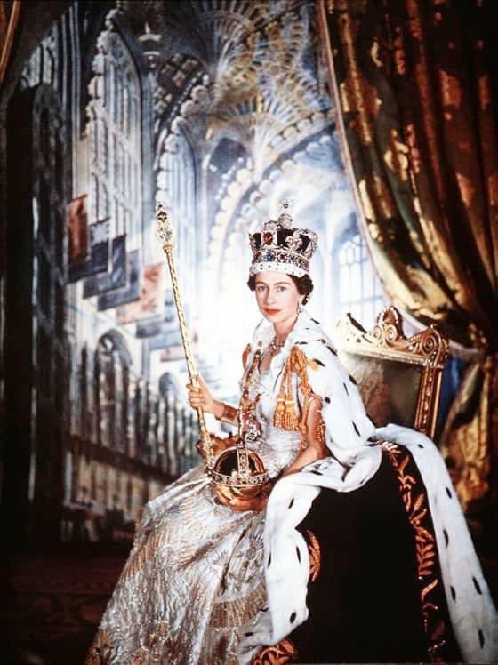 vkcreative_uk's tweet photo. #RiPQueenElizabethII
ALWAYS QUEEN IN MY HEART!!!😢😢😢 https://t.co/dPdk8clTwI