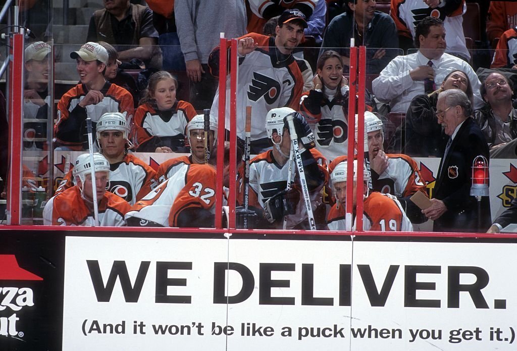 FLYERS ALUMNI TWITTER visual data 2