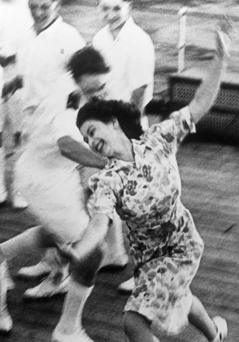 I’ve always loved this photo. 

A young Princess Elizabeth playing tag with the crew of HMS Vanguard in 1947.  

RIP Queen Elizabeth.