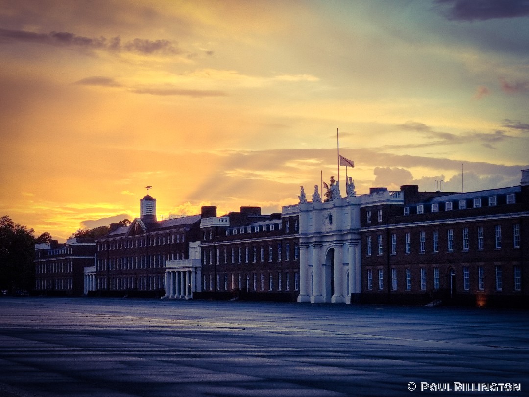 The flags at half mast above Woolwich Barracks after receiving the news of the death of HM Queen Elizabeth II this evening... 
#QueenElizabeth #Woolwich #London #Greenwich #WoolwichBarracks #RoyalArtillery #BritishArmy #Photography #Sunset